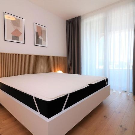 ברטיסלאבה Sky Park New 1-Bedroom Apartment מראה חיצוני תמונה