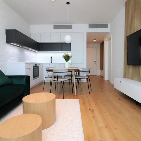 ברטיסלאבה Sky Park New 1-Bedroom Apartment מראה חיצוני תמונה